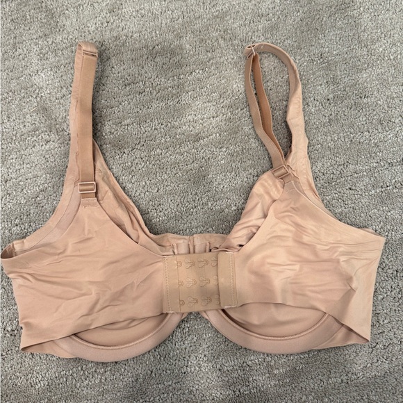 Skims Smoothing Intimates Unlined Bra - Picture 2 of 6